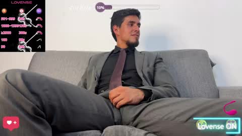 Snapshot of tom_blunt96 chatting on April 30, 8:57 pm TOM online show from April 30, 8:57 pm