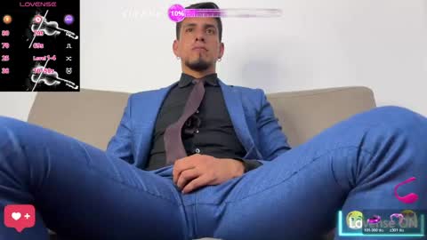 Snapshot of tom_blunt96 chatting on May 31, 7:59 am TOM online show from May 31, 7:59 am