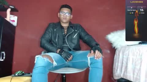 Snapshot of tom_brown12 chatting on February 13, 12:02 am Tom online show from February 13, 12:02 am