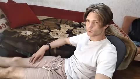 Snapshot of tom_elmo chatting on October 7, 11:02 pm Tom Elmo online show from October 7, 11:02 pm