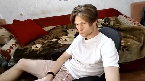 Snapshot of tom_elmo chatting on October 8, 11:35 pm Tom Elmo online show from October 8, 11:35 pm