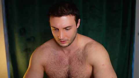 Tom online show from March 28, 4:39 pm