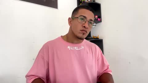 Snapshot of tom_kingfit chatting on February 18, 6:47 pm SPORTSFIT29 online show from February 18, 6:47 pm