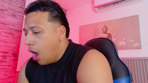 Tom muscle1 online show from February 19, 12:01 pm