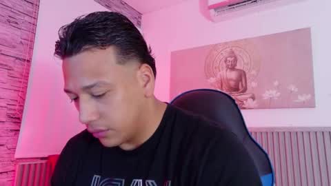 Tom muscle1 online show from February 24, 12:03 pm