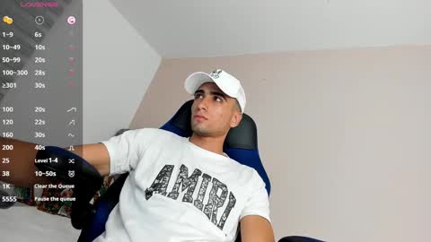 tom online show from December 10, 1:43 am