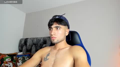 tom online show from December 21, 11:45 pm