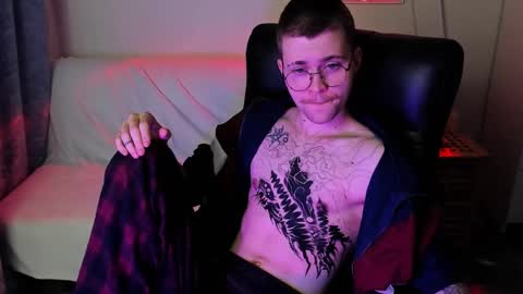 tomas_norton online show from April 15, 8:42 pm