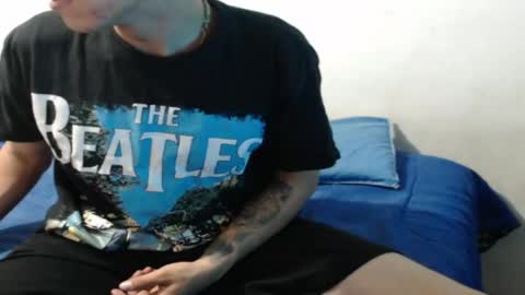 tomas_turbado_ online show from April 22, 9:33 am