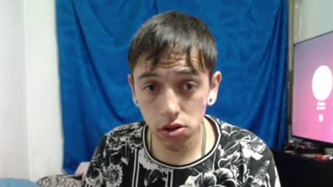 Snapshot of tomas_turbado_ chatting on June 24, 4:44 am tomas_turbado_ online show from June 24, 4:44 am