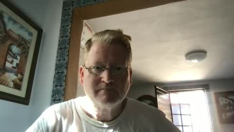 Snapshot of tomascausa chatting on December 3, 9:01 pm Hola online show from December 3, 9:01 pm