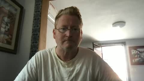 Snapshot of tomascausa chatting on December 5, 7:38 pm Hola online show from December 5, 7:38 pm