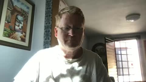 Snapshot of tomascausa chatting on December 10, 8:49 pm Hola online show from December 10, 8:49 pm