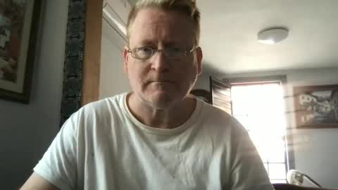 Snapshot of tomascausa chatting on January 8, 5:05 pm Hola online show from January 8, 5:05 pm