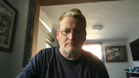 Snapshot of tomascausa chatting on January 14, 10:02 pm Hola online show from January 14, 10:02 pm