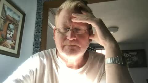 Snapshot of tomascausa chatting on January 22, 9:32 pm Hola online show from January 22, 9:32 pm