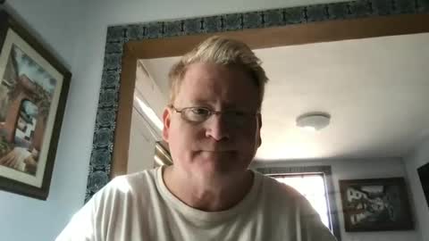 Snapshot of tomascausa chatting on January 29, 9:39 pm Hola online show from January 29, 9:39 pm