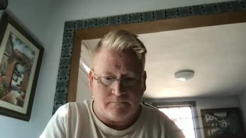 Snapshot of tomascausa chatting on January 31, 9:37 pm Hola online show from January 31, 9:37 pm