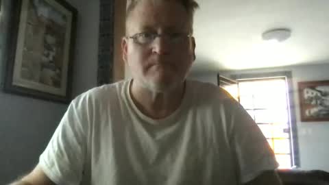 Snapshot of tomascausa chatting on February 6, 11:58 pm Hola online show from February 6, 11:58 pm