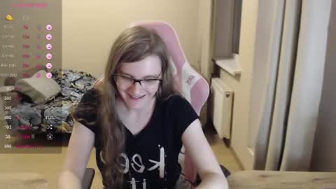 Snapshot of tomato_tease chatting on June 8, 9:37 pm tomato_tease online show from June 8, 9:37 pm