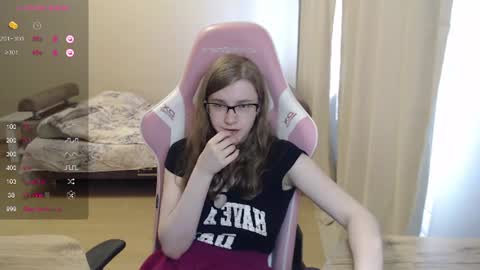 Snapshot of tomato_tease chatting on June 24, 12:37 pm tomato_tease online show from June 24, 12:37 pm