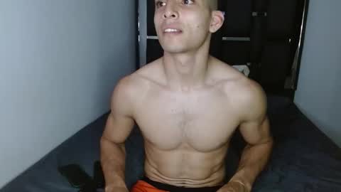 tomaz_18 online show from March 12, 6:03 pm