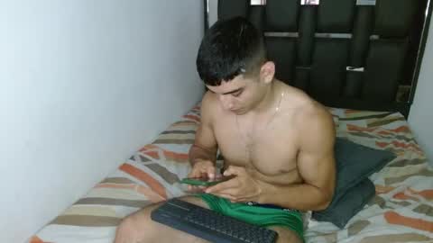Snapshot of tomaz_18 chatting on April 21, 1:42 am tomaz_18 online show from April 21, 1:42 am