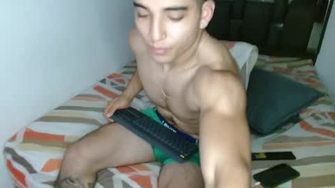 Snapshot of tomaz_18 chatting on April 27, 2:04 pm tomaz_18 online show from April 27, 2:04 pm