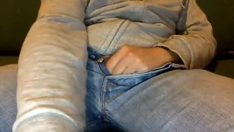 tombi125 online show from March 12, 5:49 pm