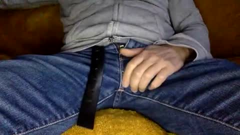 tombi125 online show from November 27, 3:58 pm