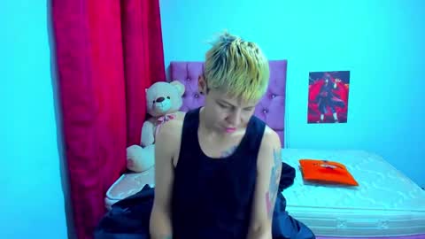 tomboygirl69 online show from January 18, 7:04 pm