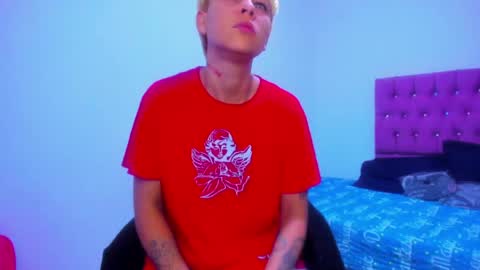 Snapshot of tomboygirl69 chatting on April 26, 8:17 pm tomboygirl69 online show from April 26, 8:17 pm