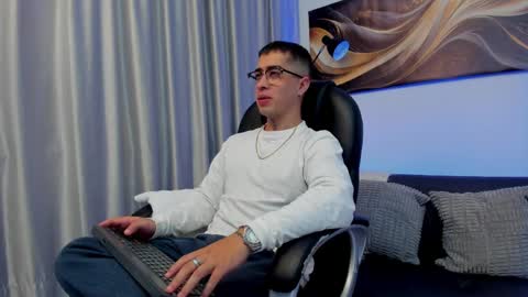 Tomas online show from April 2, 3:59 am