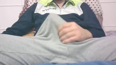 Snapshot of tommaso9046 chatting on December 29, 4:19 pm tommaso9046 online show from December 29, 4:19 pm