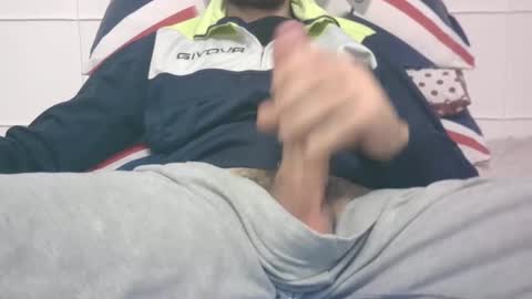 Snapshot of tommaso9046 chatting on February 14, 5:14 pm tommaso9046 online show from February 14, 5:14 pm