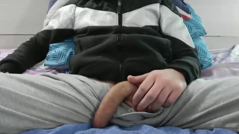 Snapshot of tommaso9046 chatting on February 22, 4:05 pm tommaso9046 online show from February 22, 4:05 pm