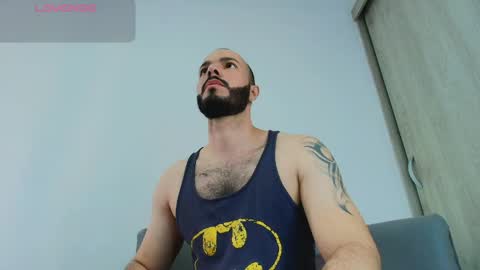 Snapshot of tommel_bailey chatting on June 2, 12:40 pm Tommel Bailey online show from June 2, 12:40 pm