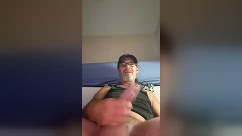 Snapshot of tommgunn25 chatting on July 4, 7:58 am tommgunn25 online show from July 4, 7:58 am