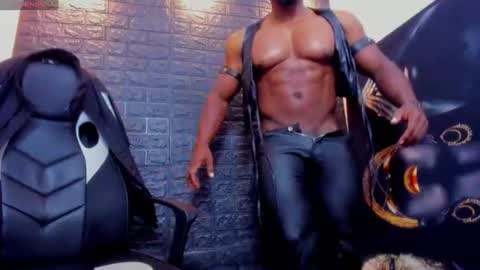 Snapshot of tommike388 chatting on July 22, 6:32 pm Tom Mike online show from July 22, 6:32 pm
