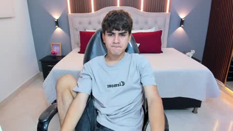 Snapshot of tommy18__ chatting on June 2, 3:30 am Tommy online show from June 2, 3:30 am