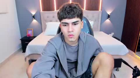 Snapshot of tommy18__ chatting on June 11, 3:37 am Tommy online show from June 11, 3:37 am