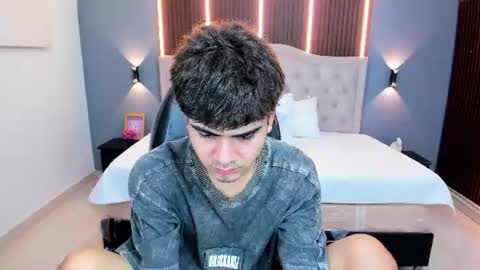 Snapshot of tommy18__ chatting on July 2, 3:17 am Tommy online show from July 2, 3:17 am