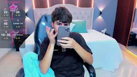 Snapshot of tommy18__ chatting on July 17, 3:24 am Tommy online show from July 17, 3:24 am
