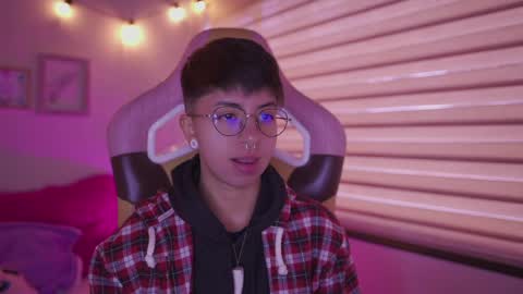 Snapshot of tommy_blue1 chatting on May 27, 1:30 pm Blue online show from May 27, 1:30 pm