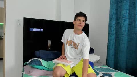   online show from October 4, 8:12 am