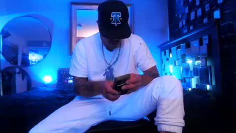 Snapshot of tommy_knuckles chatting on July 18, 7:12 am Tommy online show from July 18, 7:12 am