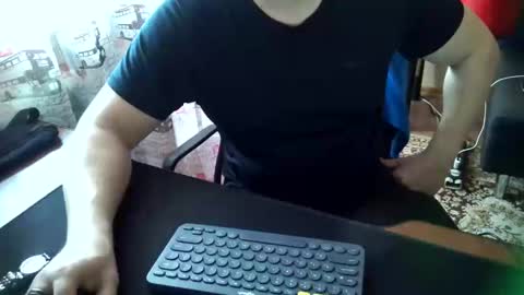 Tommi Li online show from February 1, 9:54 am