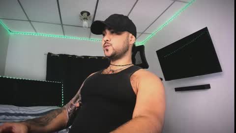 tommy_sccott online show from February 21, 11:17 pm