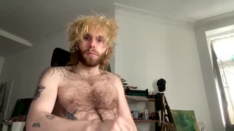 Snapshot of tommyg6420 chatting on October 1, 10:43 am First Show ever 3 online show from October 1, 10:43 am