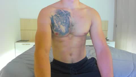 Snapshot of tommygarcia_ chatting on October 24, 10:39 pm Instagram t garcia69 online show from October 24, 10:39 pm